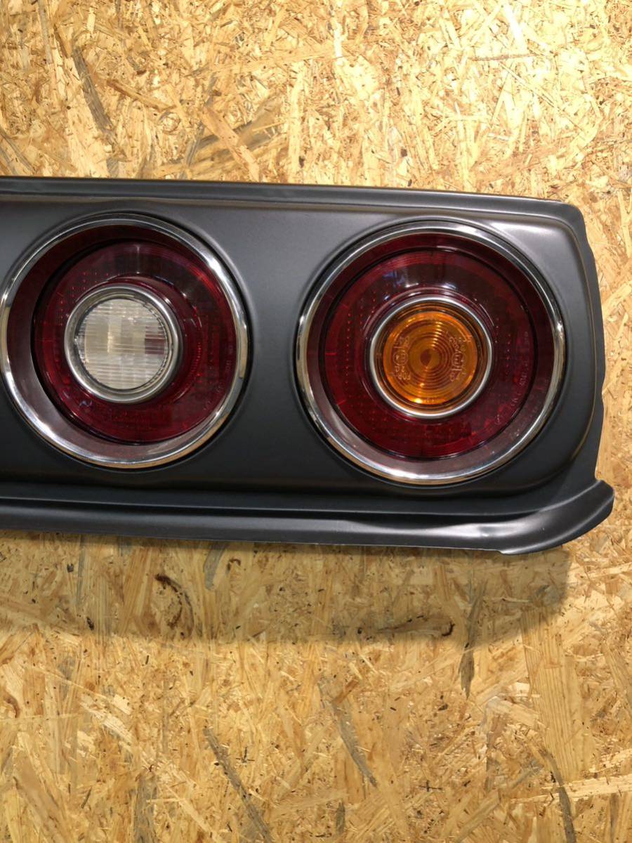 スカイラインGC111 ケンメリ バックパネル テールランプ エンブレム