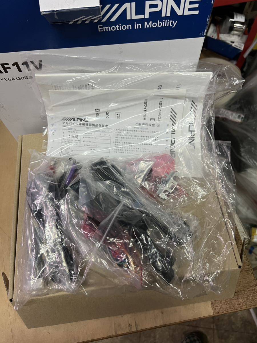 未使用訳あり品!アルパイン DAF11V 11型ワイドディスプレイオーディオ