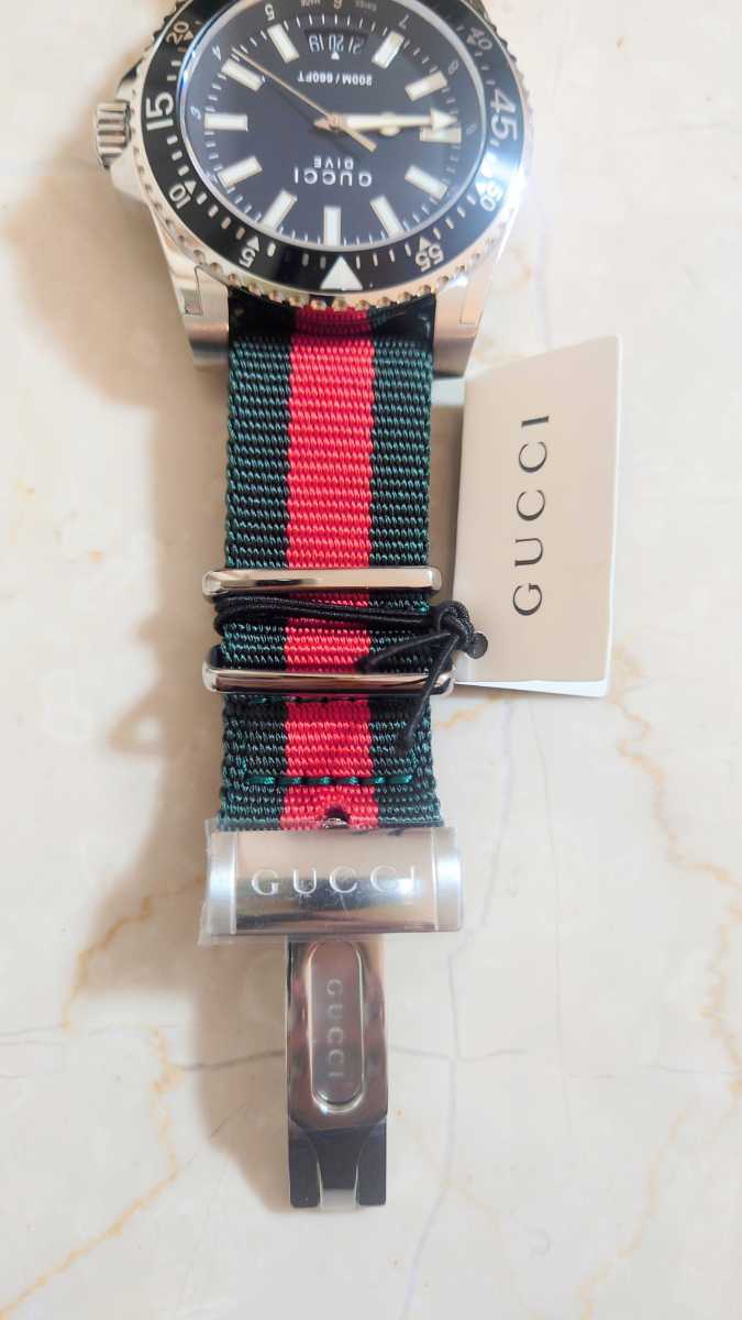 新品未使用 グッチ GUCCI メンズ 型番YA136206 ダイブ 腕時計