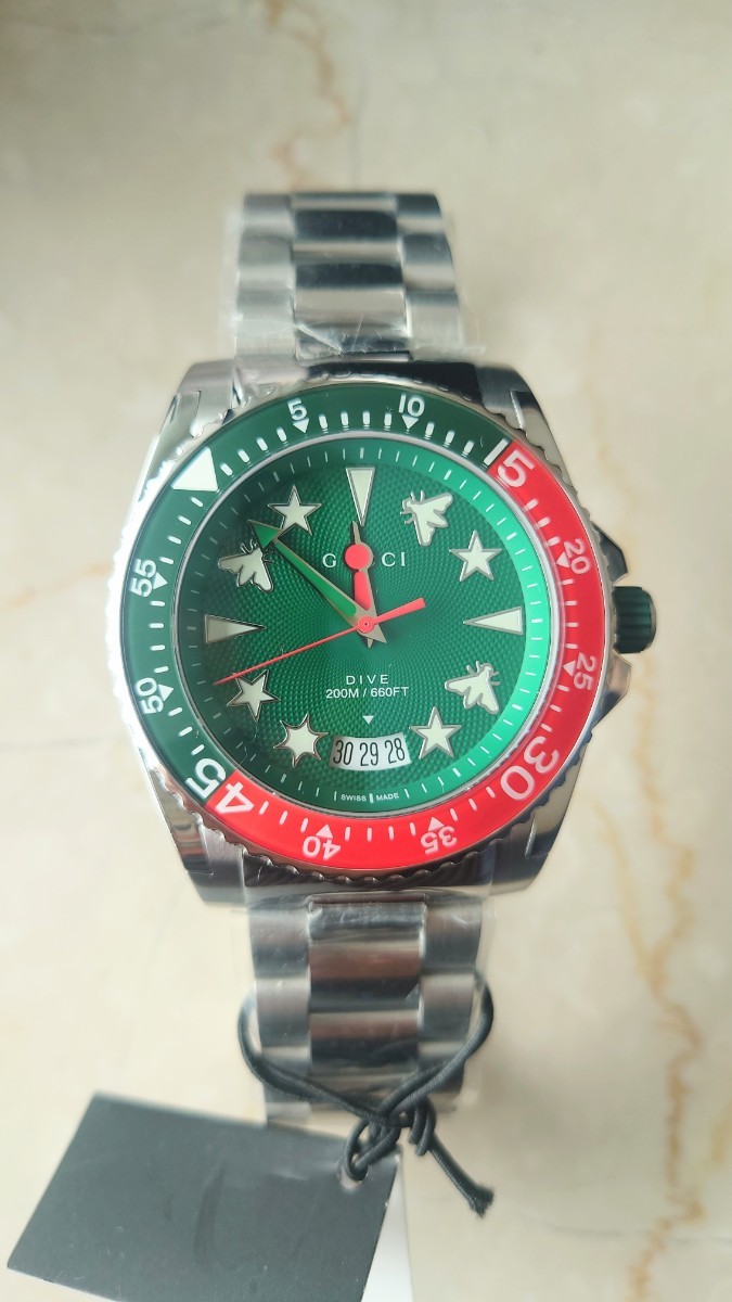新品未使用 グッチ gucci グリーン 腕時計 YA136222ダイブ メンズ