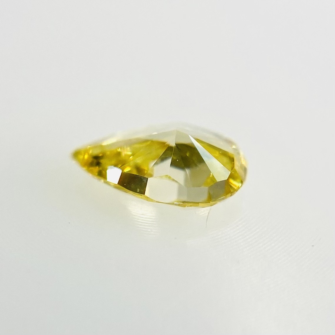 FANCY VIVID YELLOW 0.149ct PS/RT2063/CGL | www.rkinstruments.com.sg
