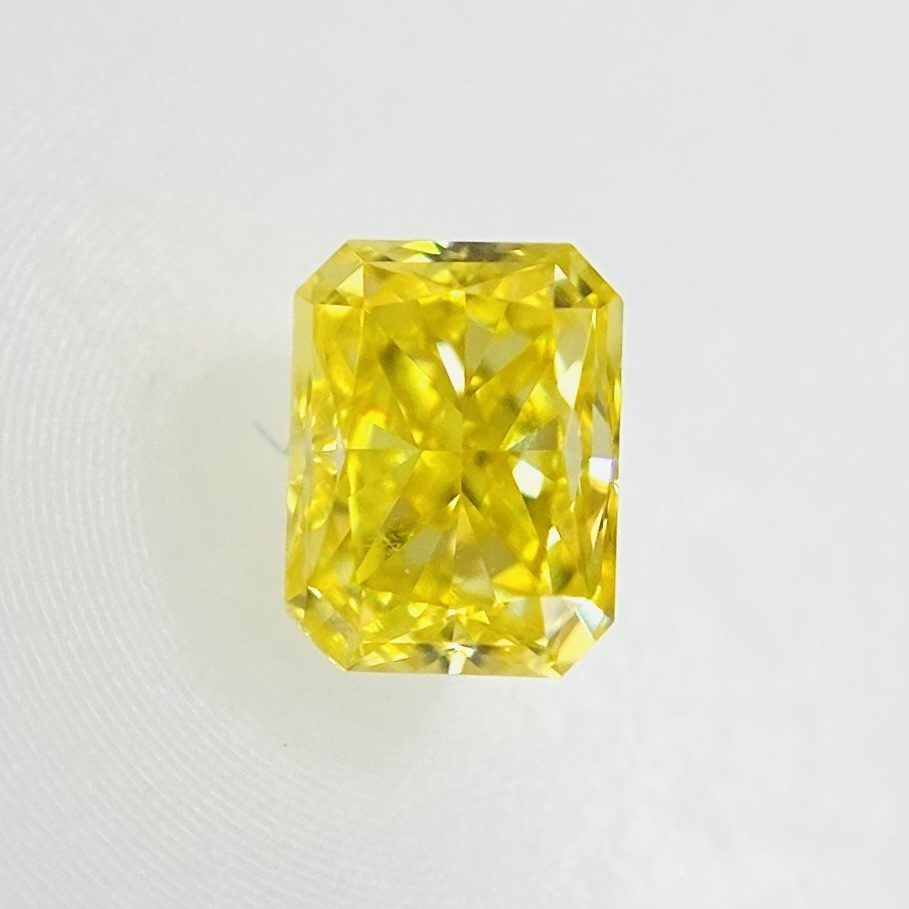 FANCY VIVID YELLOW 0.223ct RCT/RT2049/CGL | 1501.ie