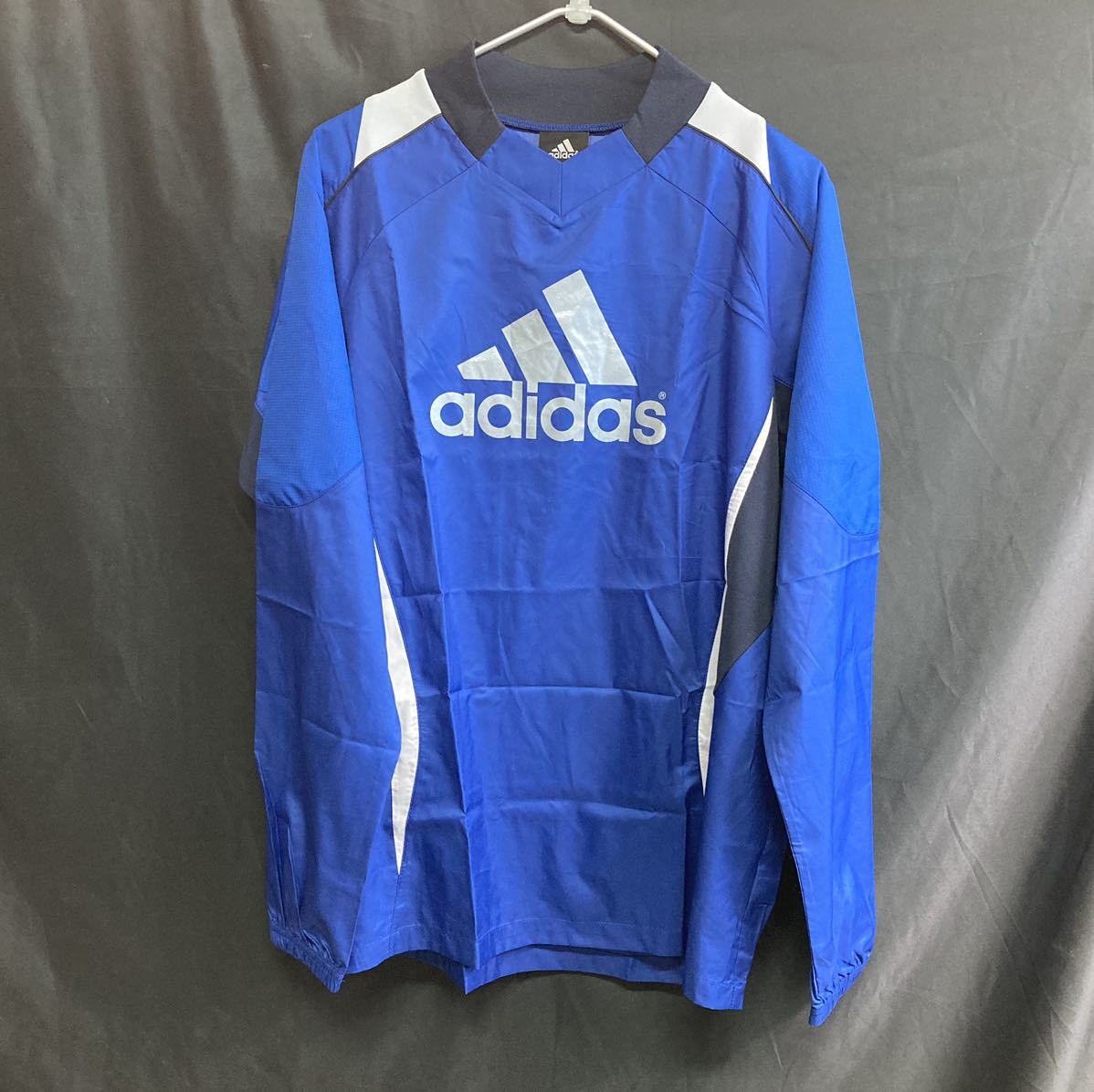 【A7185O087】adidas サッカー ピステ 長袖 サイズM 青 ブルー 練習着 トレーニングウェア ナイロン素材 ウインドブレーカー プルオーバー_画像1