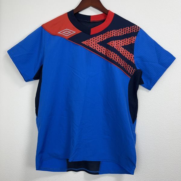 umbro アンブロ メンズ 男性用 半袖 トップス Tシャツ スポーツ ウェア サッカー フットサル ブルー レッド ブラック メッシュ 機能素材