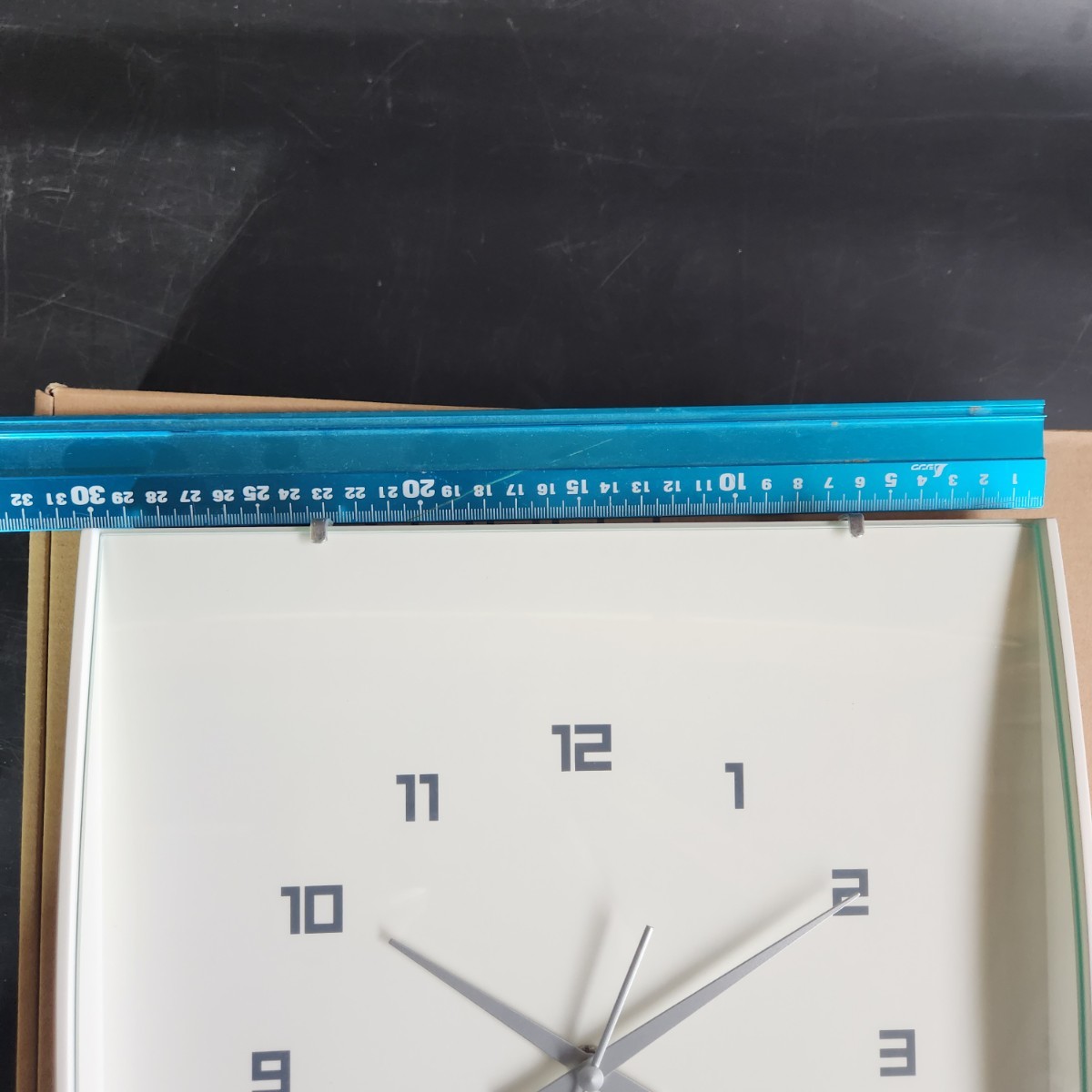 【新品未使用品】IDEA LABEL シンプル掛時計 定価5,500円 ウッドガラスクロックグランデ スクエア 四角 ウォールクロック 箱付き ホワイトの画像8