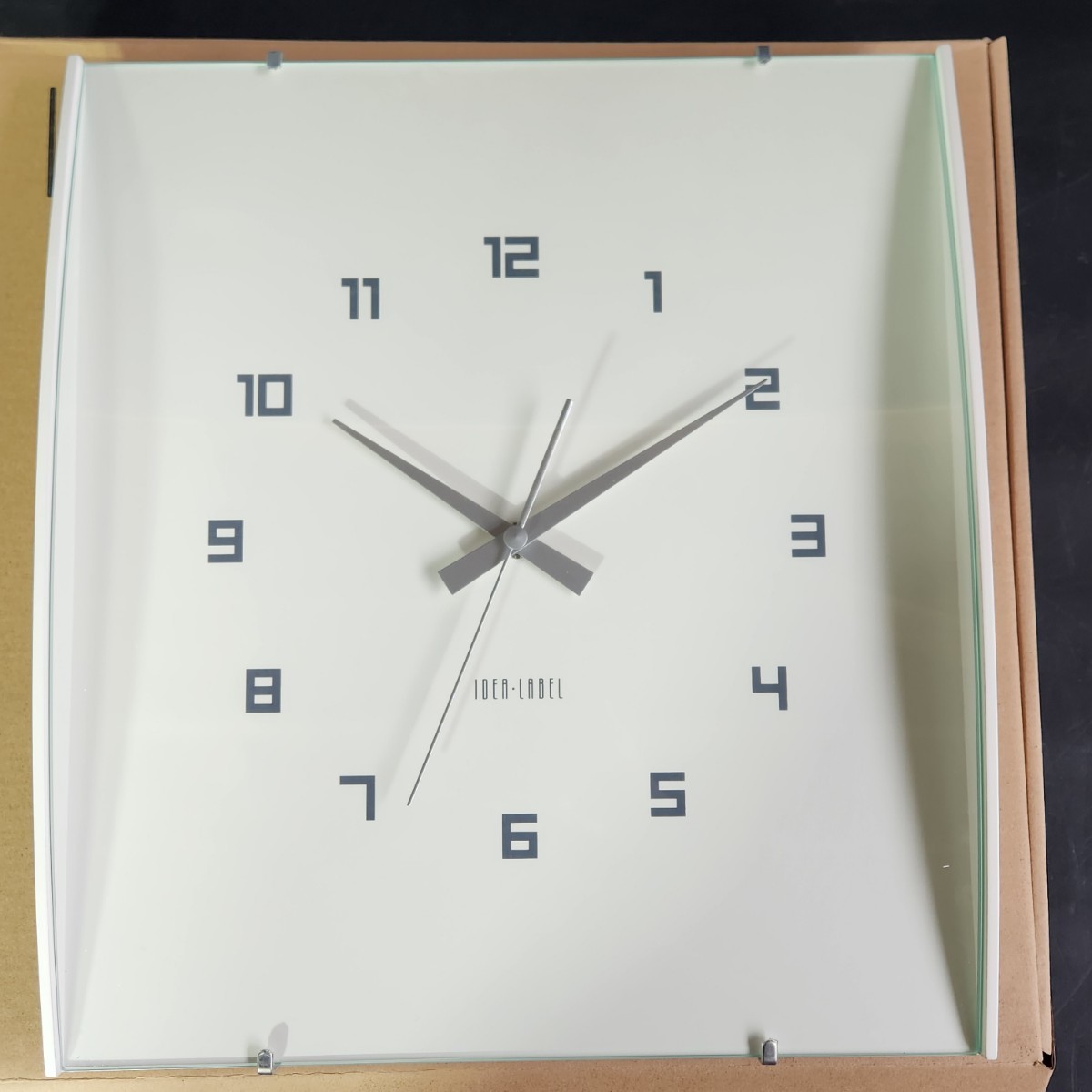 【新品未使用品】IDEA LABEL シンプル掛時計 定価5,500円 ウッドガラスクロックグランデ スクエア 四角 ウォールクロック 箱付き ホワイトの画像1