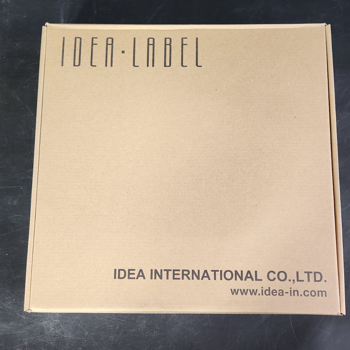 【新品未使用品】IDEA LABEL シンプル掛時計 定価5,500円 ウッドガラスクロックグランデ スクエア 四角 ウォールクロック 箱付き ホワイトの画像3