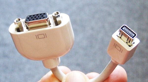 Apple mini DVI → VGA(D-sub15ピン・メス)変換ケーブル　アダプタ　コネクタ_画像2