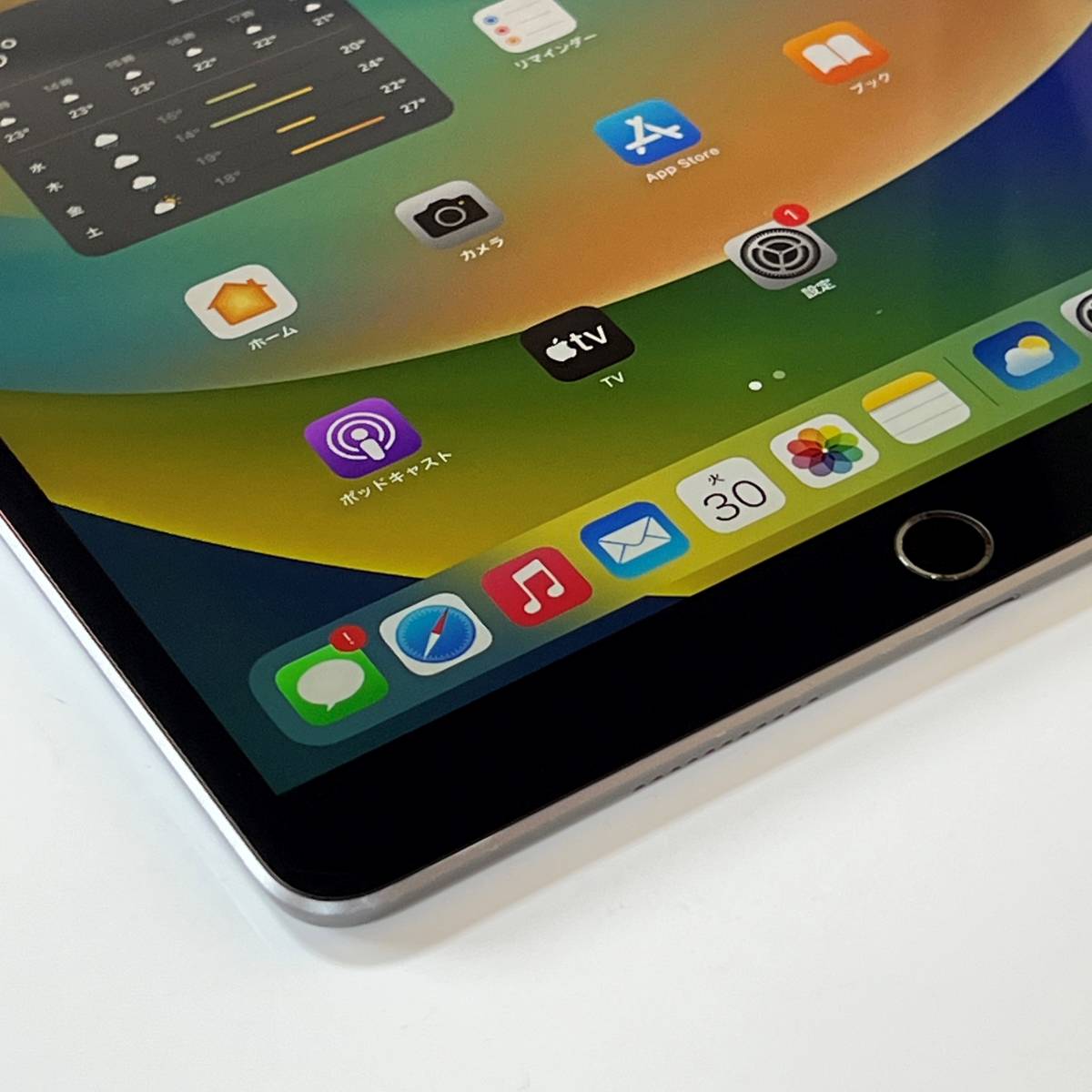 Apple iPad Air (第3世代) スペースグレイ 64GB MUUJ2J/A Wi-Fiモデル
