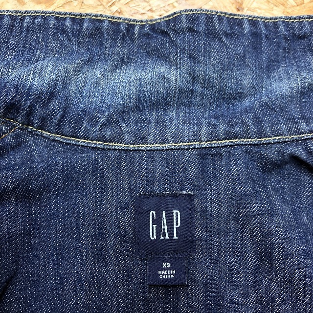 ギャップ GAP デニムジャケット トラッカージャケット 両胸ポケット ボタン留め 無地 長袖 ワーク 綿100% XS ブルー 青 レディース_画像4