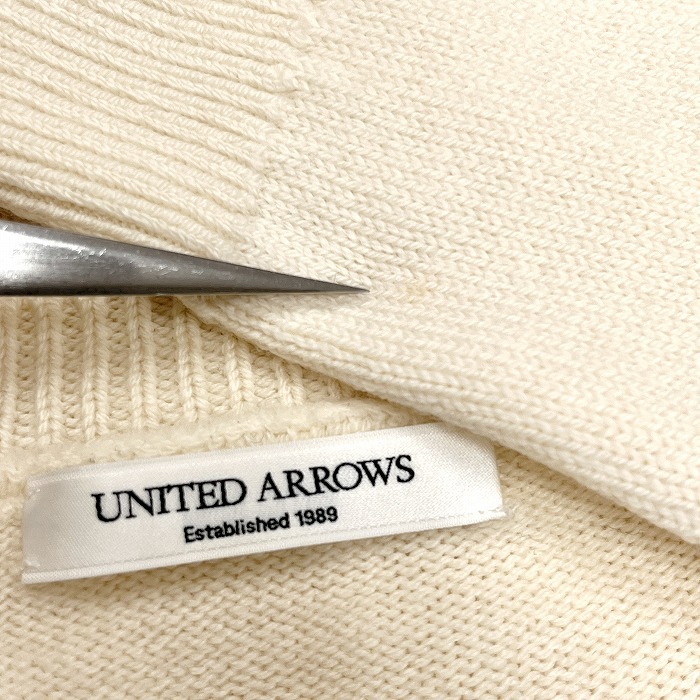 ユナイテッドアローズ UNITED ARROWS 若干薄手 ニット セーター 無地 長袖 日本製 ウール100% M アイボリー 生成り色 レディース(メンズ？)_画像3