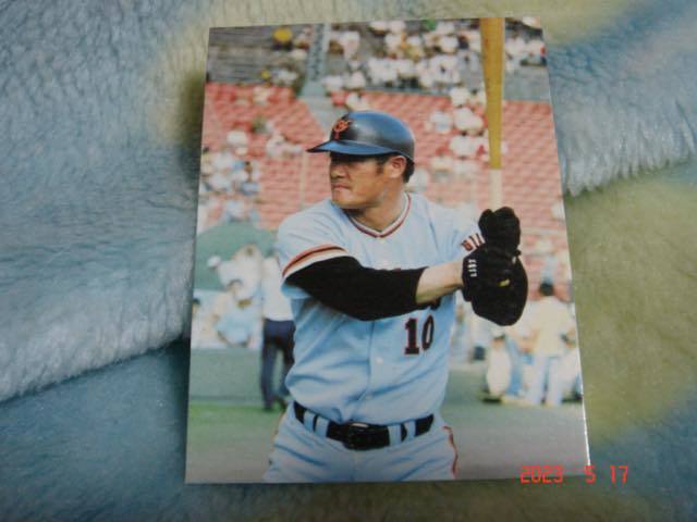 [大阪限定版]カルビー'77年プロ野球カード(張本/巨人)NO.106 美品