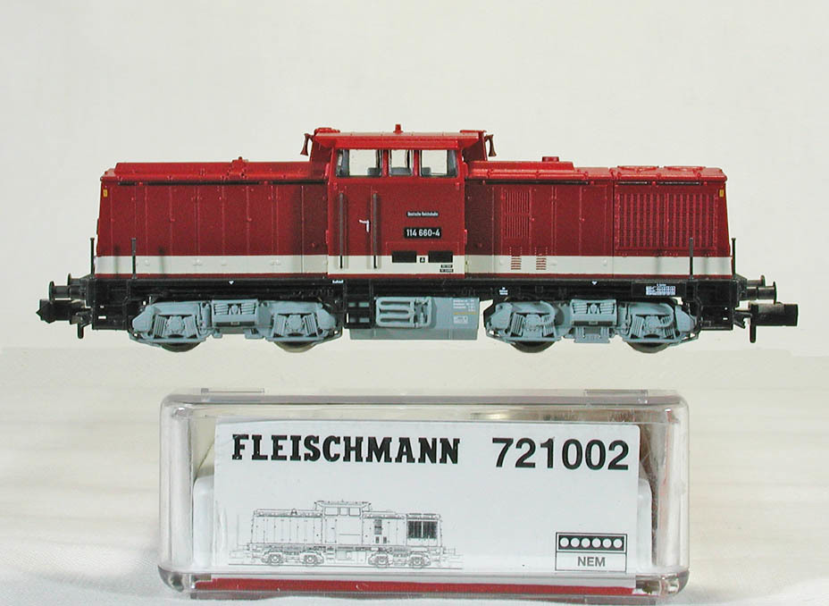 FLEISCHMANN #721002 ＤＤＲ （旧東ドイツ国鉄） ＢＲ１１４型ディーゼル機関車　（ブラッドレッド）