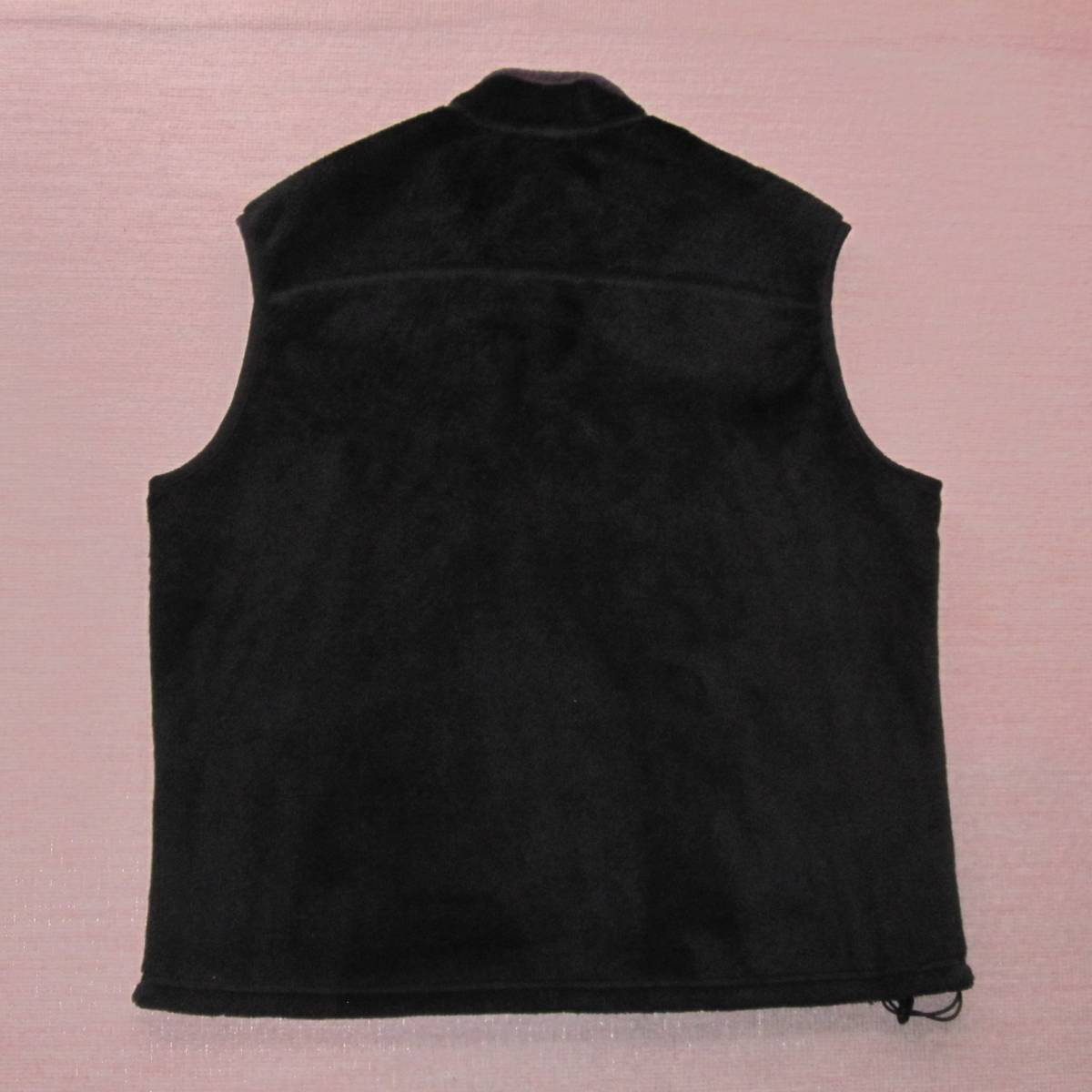 ☆ パタゴニア R4 ベスト (M) 刺繍タグ USA製 黒×紫 2002年 ☆ パタゴニア R4 ベスト (M) 刺繍タグ USA製 黒×紫 2002年