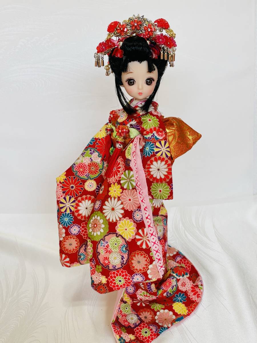 Iori カスタムドールお姫様風裾引き着物お人形スタンドセット_画像2