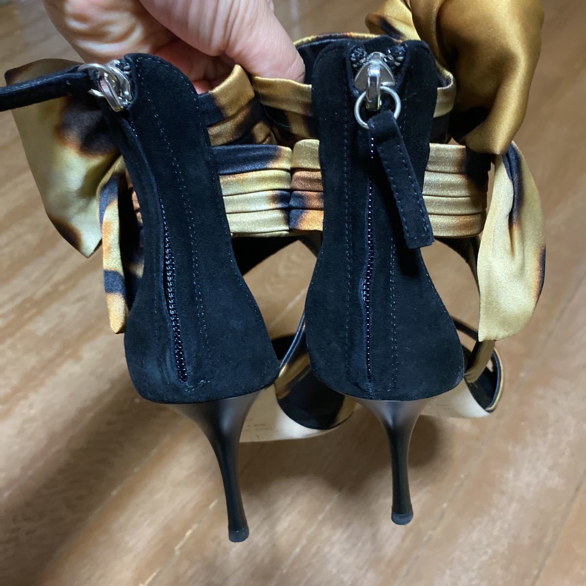 美品ジュゼッペザノッティの大人可愛いレオパード リボンサンダル
