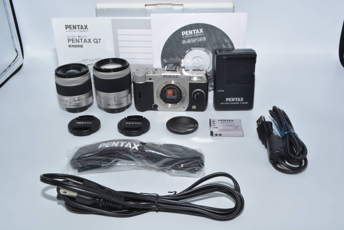 極上品】PENTAX ミラーレス一眼 Q7 ダブルズームキット [標準ズーム 02