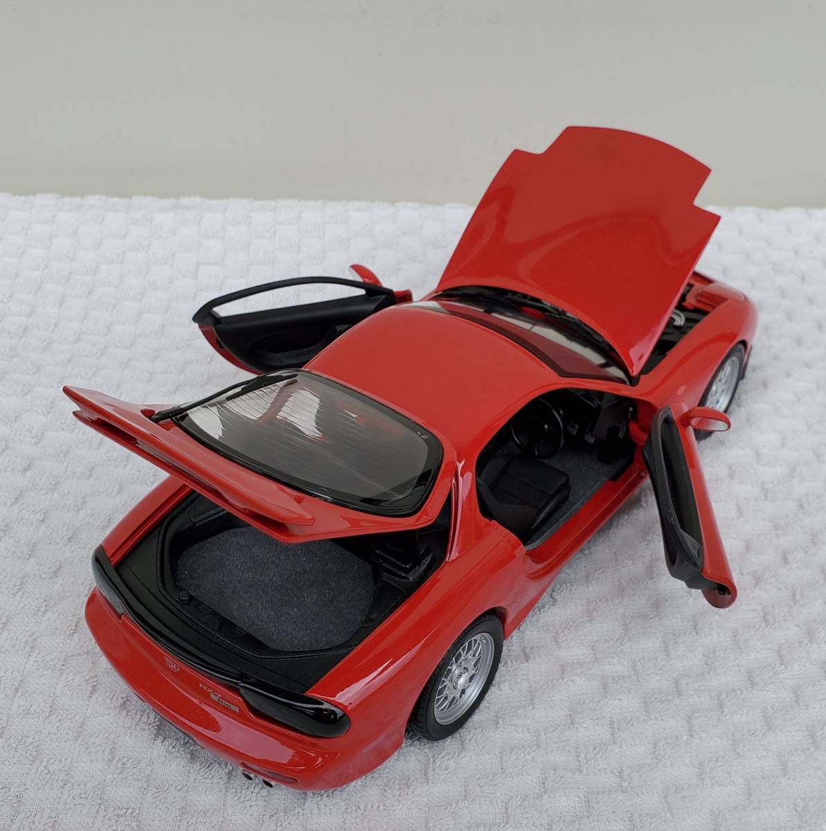 京商 1/18 ドア開閉、タイヤ回転、舵取り マツダ RX-7 ミニカー Aa オートアート IG イグニッションモデル AUTOart ignition _ドア開閉あります。