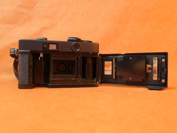 e214 KONICA C35 EF 38㎜ F2.8 ケース付き フィルム式 コンパクト カメラ シャッターOK/60の画像6