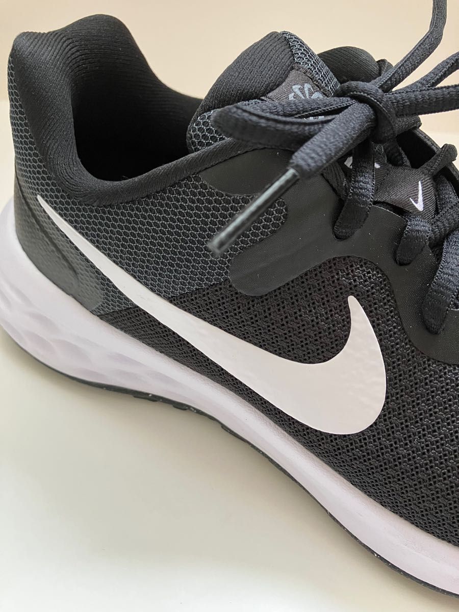 美品　NIKE レボリューション6 NN　スニーカー　23.5