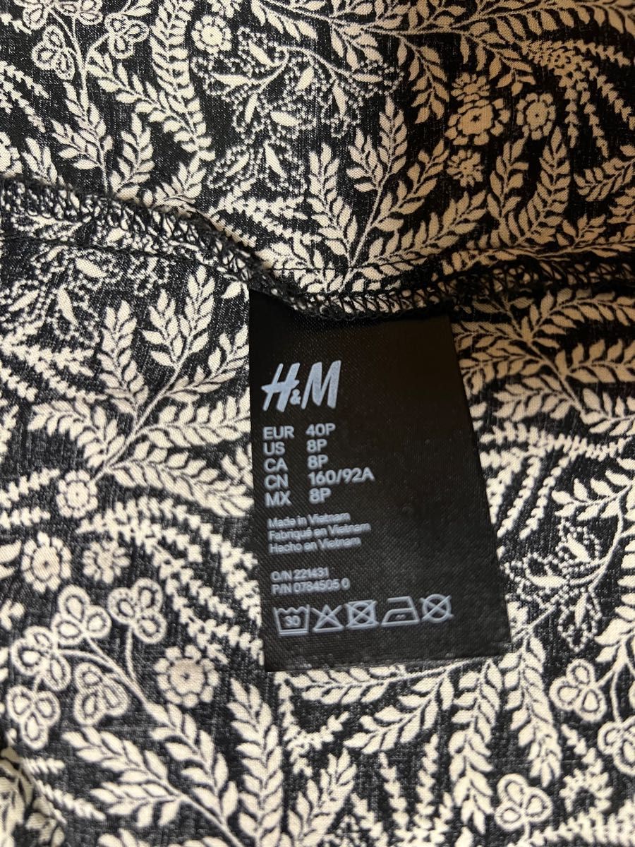 超美品　H&M 長袖花柄シャツ