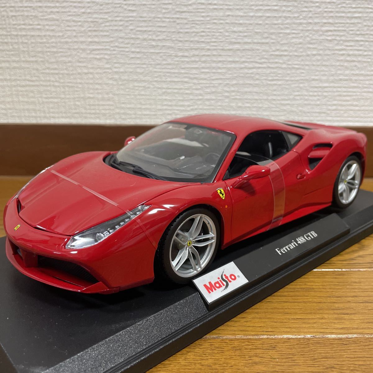 【レア★送料無料★新品未開封】 Maisto 1/18 Ferrari 488 GTB マイスト フェラーリ Datsun ミニカー Bugatti FORD JAGUAR Lamborghini bmw