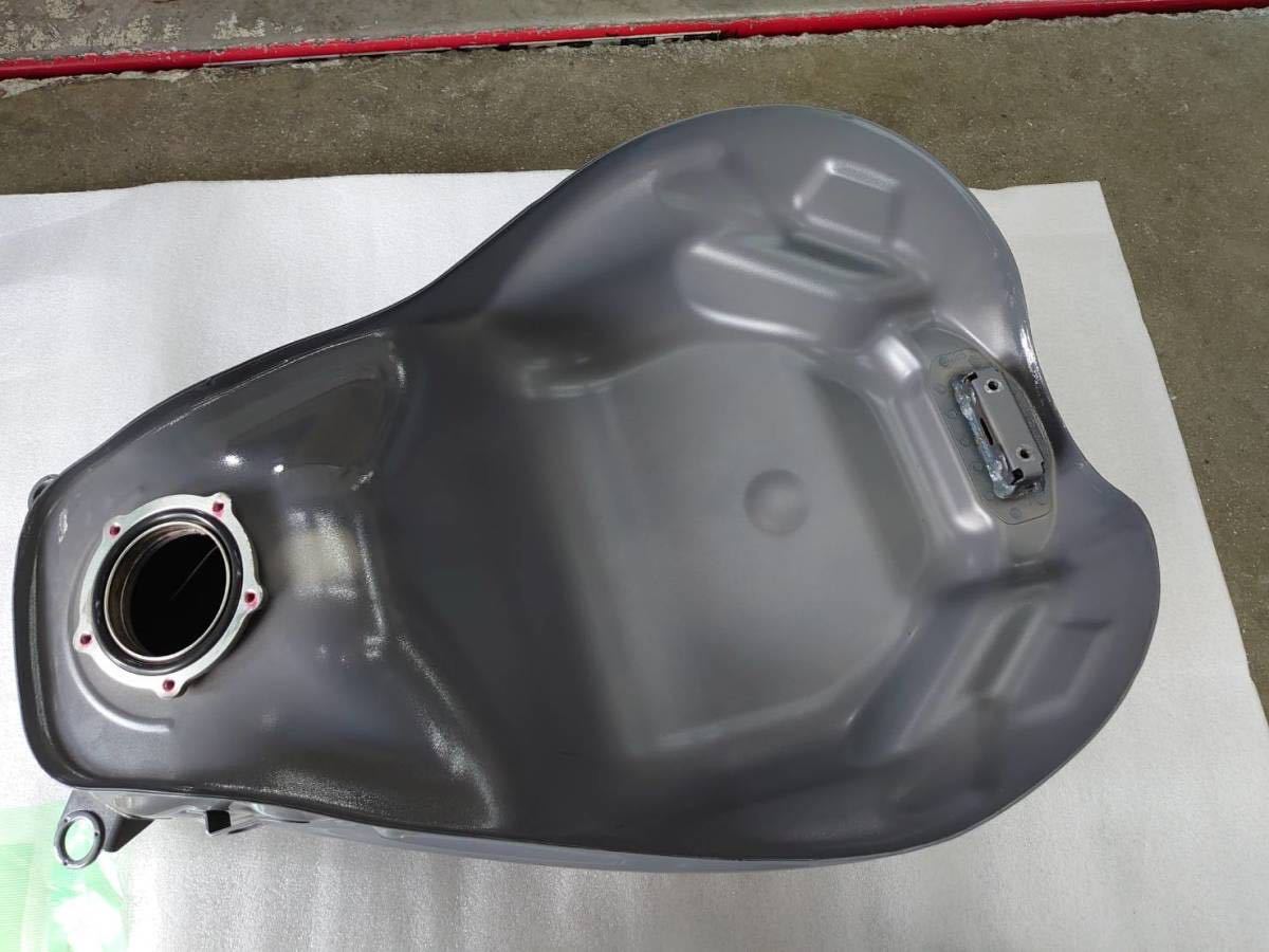 《WB087》KAWASAKI Z900RS CAFE 純正 フュエルタンク 51090-5279-36S パールストームグレー 中古品 凹みあり