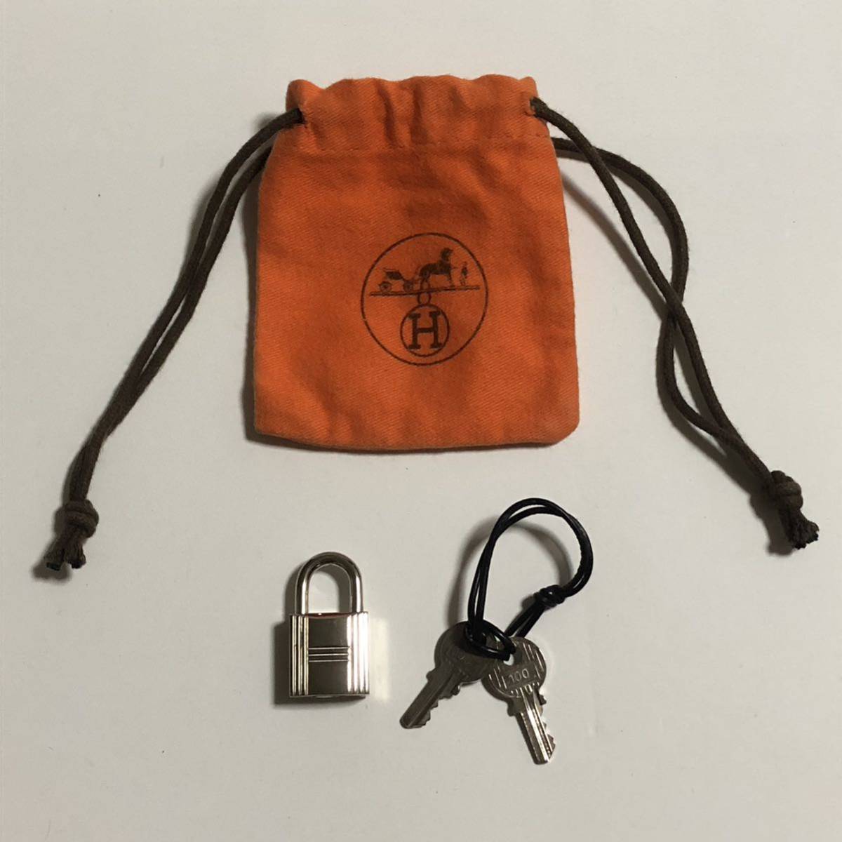 HERMES パドロック 鍵 × 2個 保存袋 エルメス 南京錠 カデナ チャーム