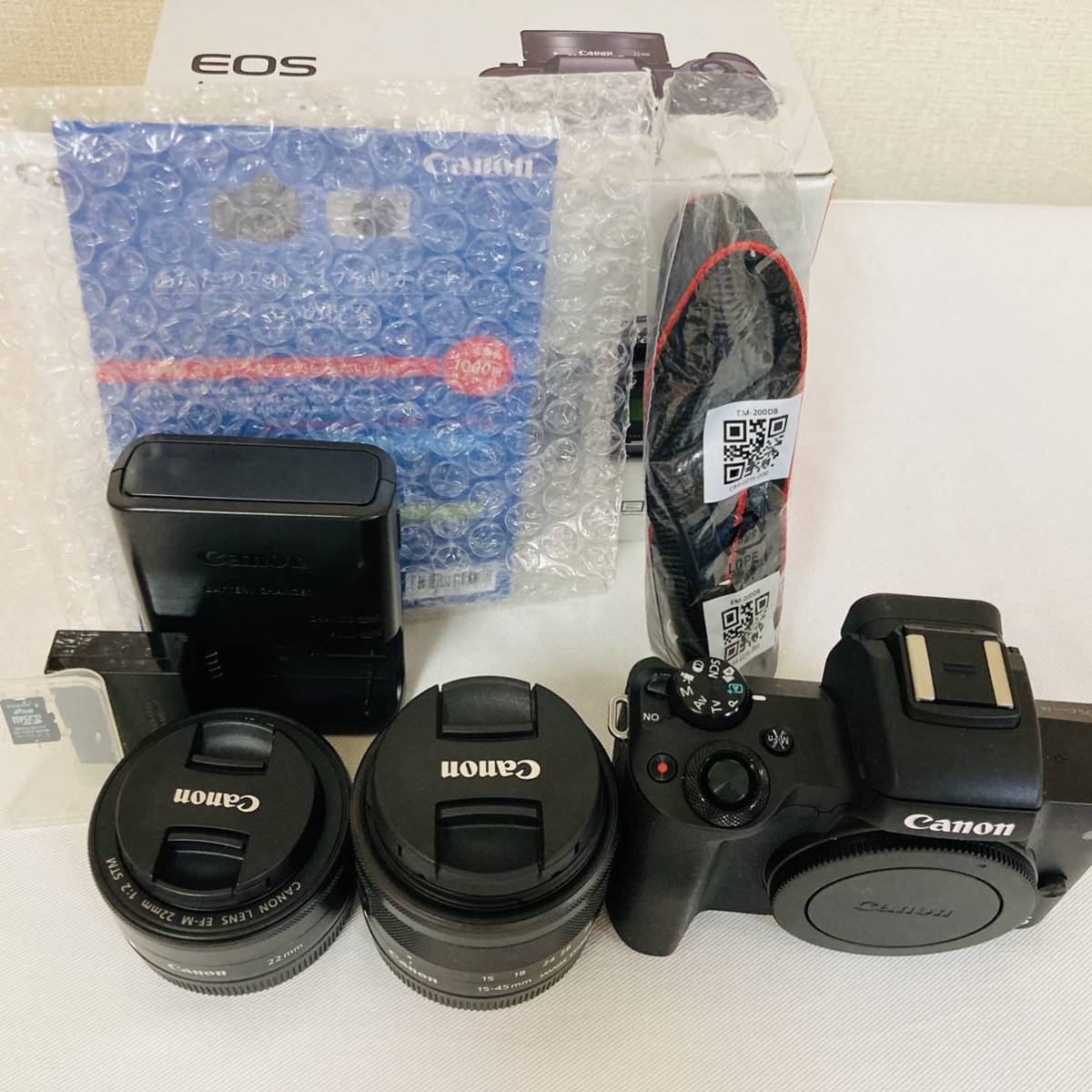 極美品】Canon EOS Kiss Mダブルレンズキット ミラーレス一眼 EF-M 15