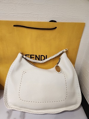未使用　FENDI　セレリアバッグ　ホワイト　【８７６４－２】