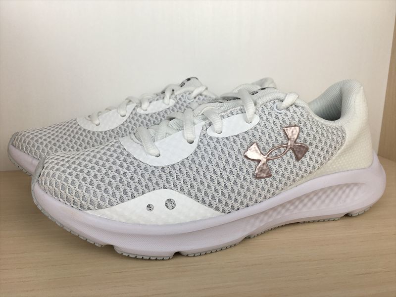 UNDER ARMOUR（アンダーアーマー） Charged Pursuit 3 VM（チャージドパスート3VM） 3025847-101 スニーカー 靴 24,0cm 新品 (1616)_画像4