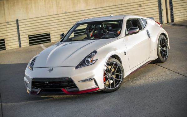 ヤフオク 日産 フェアレディz Nismo 370z Z34型 ホワイト