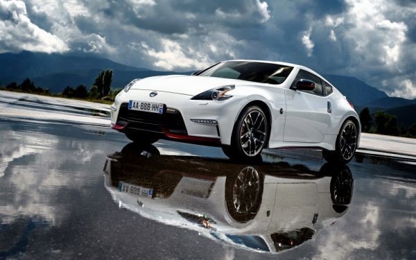 日産 フェアレディZ NISMO 370Z Z34型 ホワイト 2014年 絵画風 壁紙ポスター 特大ワイド版921×576mm（はがせるシール式）004W1_画像1