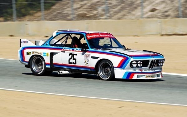 BMW 3.0 CSL (Group 2) E9 レースカー 1975年 絵画風 壁紙ポスター 特大ワイド版 921×576mm はがせるシール式 009W1_画像1