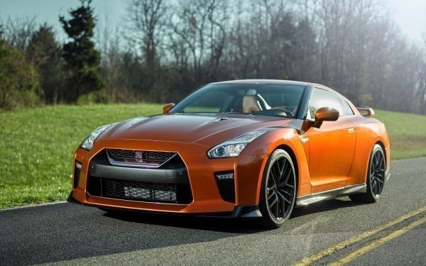 ヤフオク 日産 Gt R R35 後期型 16年 オレンジ ニッサン