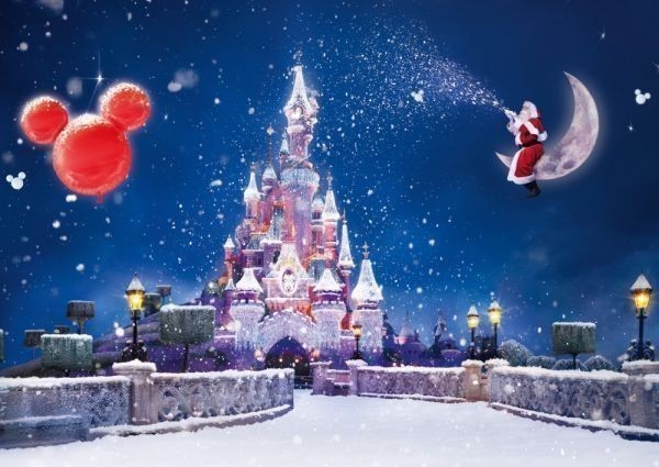 ディズニーワールド クリスマスのシンデレラ城とサンタクロース 雪景色 絵画風 壁紙ポスター A2版 594×420mm （はがせるシール式） 014A2_画像1