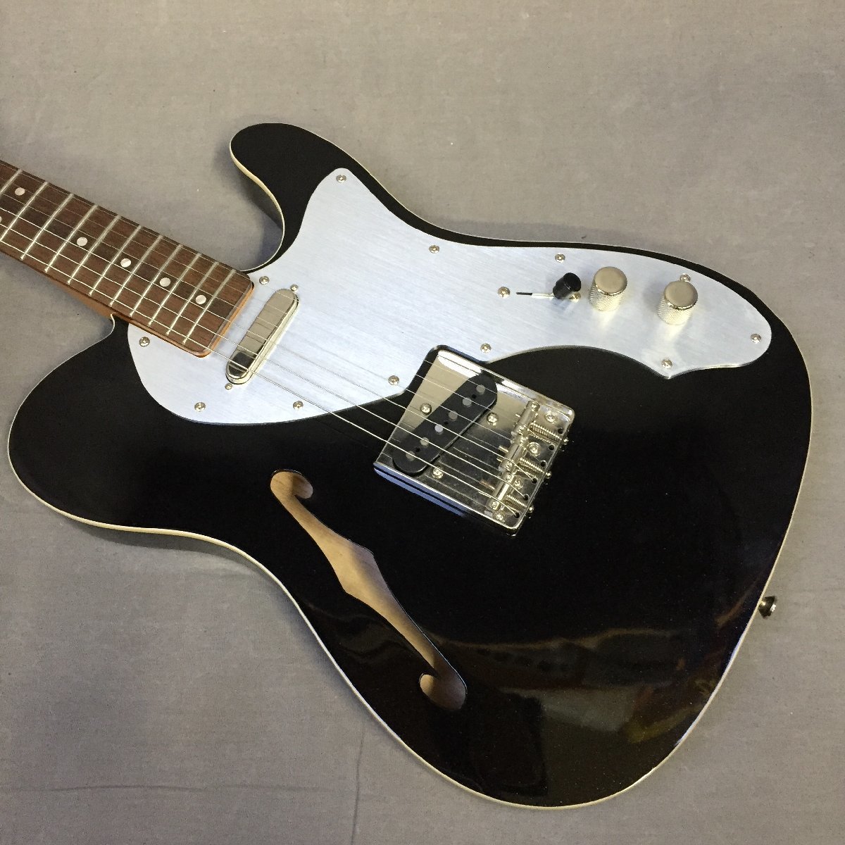 f145*180 【現状品】 2306-292 Squier by Fender FSR Classic Vibe 60s