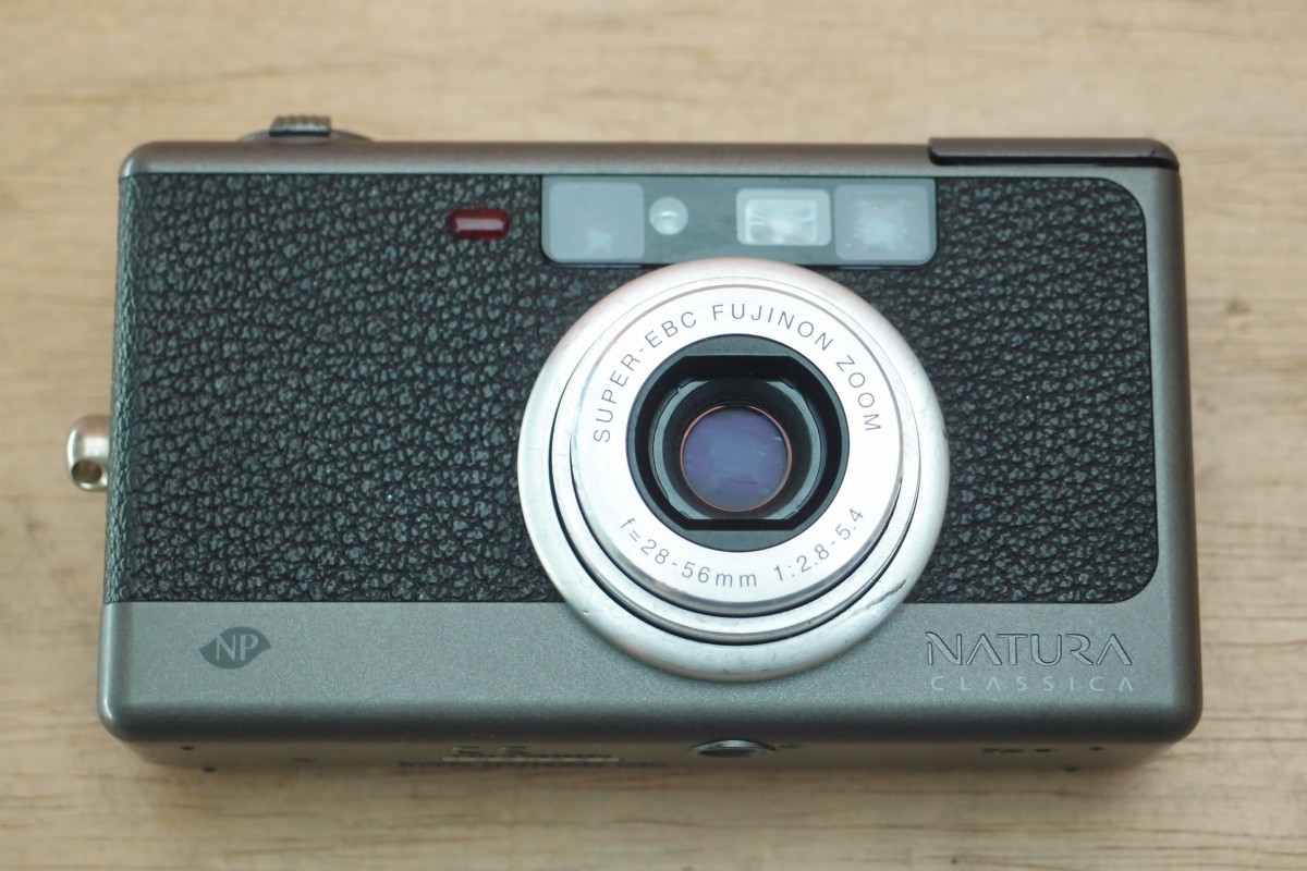 富士フィルム NATURA CLASSICA 難あり CR2充電池2本 充電器 純正ケース