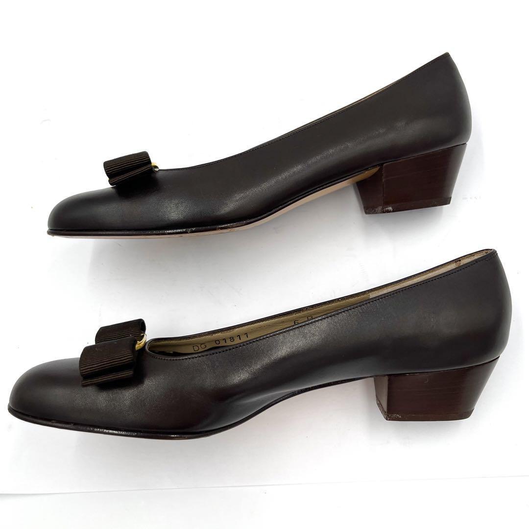 【美品】Ferragamo フェラガモ ヴァラ パンプス ブラウン 23.5cm
