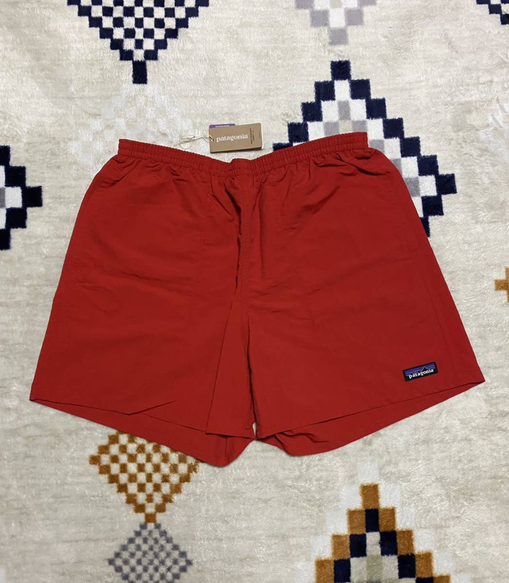 人気特価 パタゴニア メンズ タグ付き 赤 ファイヤー 短パン ショートパンツ patagonia Mサイズ レッド 5インチ バギーズショーツ ショート、ハーフ 人気特価 パタゴニア メンズ タグ付き 赤 ファイヤー 短パン ショートパンツ patagonia Mサイズ レッド 5インチ バギーズショーツ ショート、ハーフ