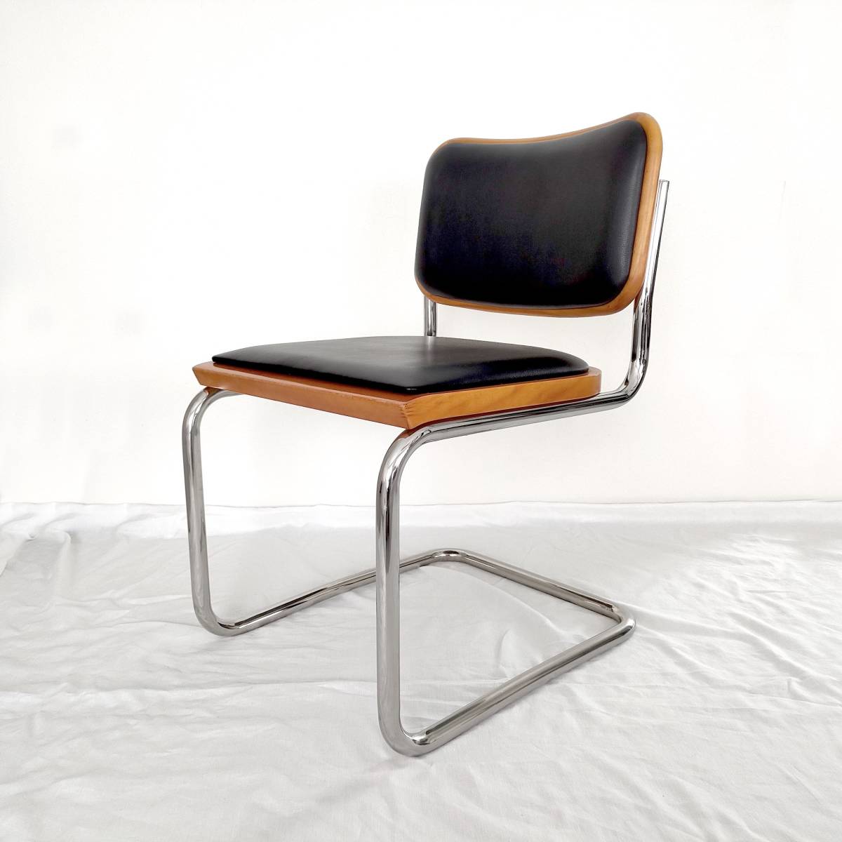 Yahoo!オークション - 希少 Knoll 正規品 マルセルブロイヤー Yahoo!オークション - 希少 Knoll 正規品 マルセルブロイヤー