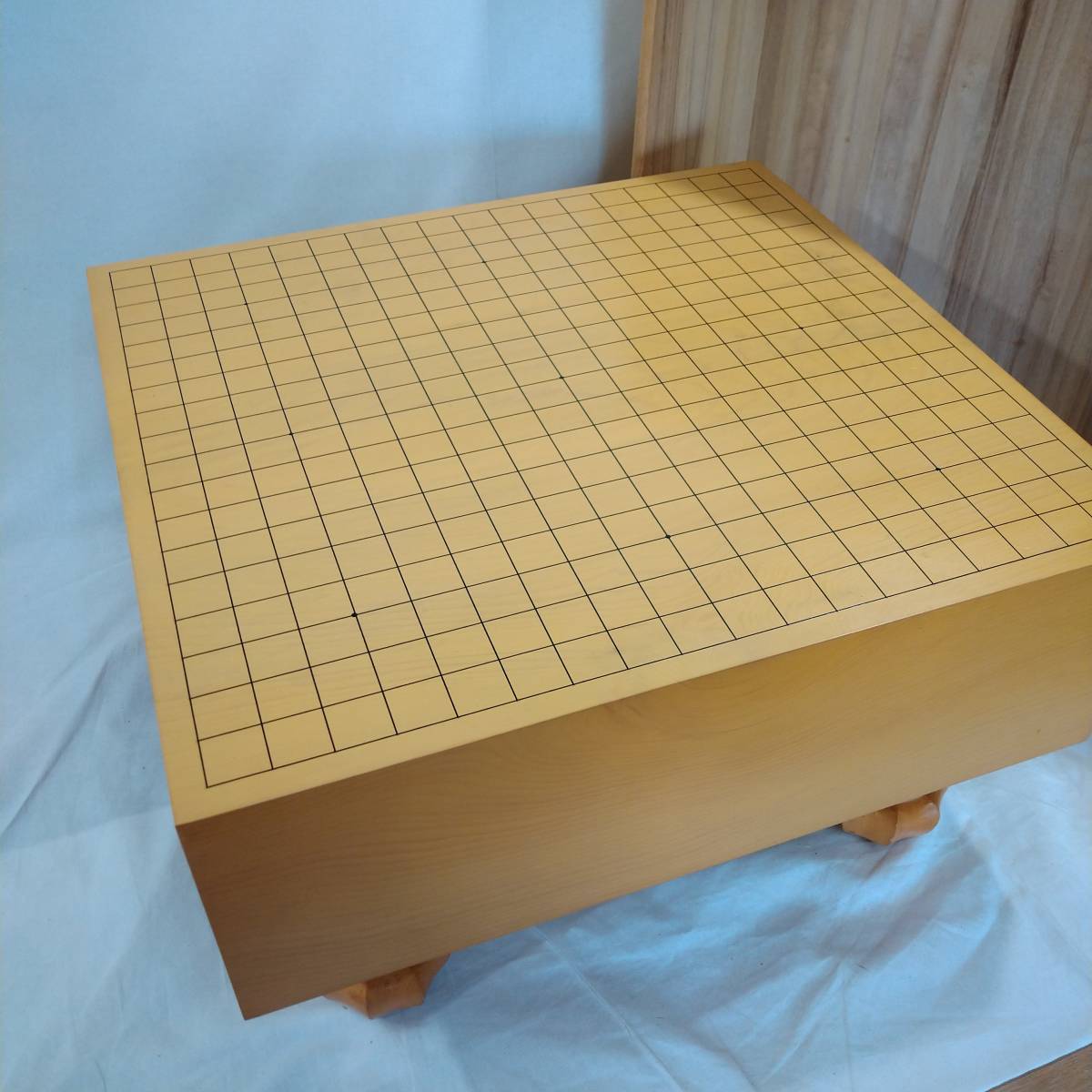 美品】詳細不明 脚付き 碁盤 へそ有り 囲碁【ボードゲーム 本榧 足付