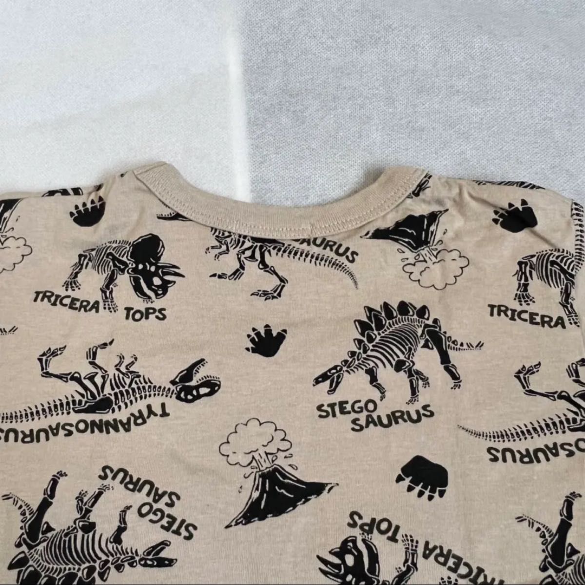 恐竜の半袖Tシャツ サイズ90cm 男の子服 夏服 半袖 ベビー服