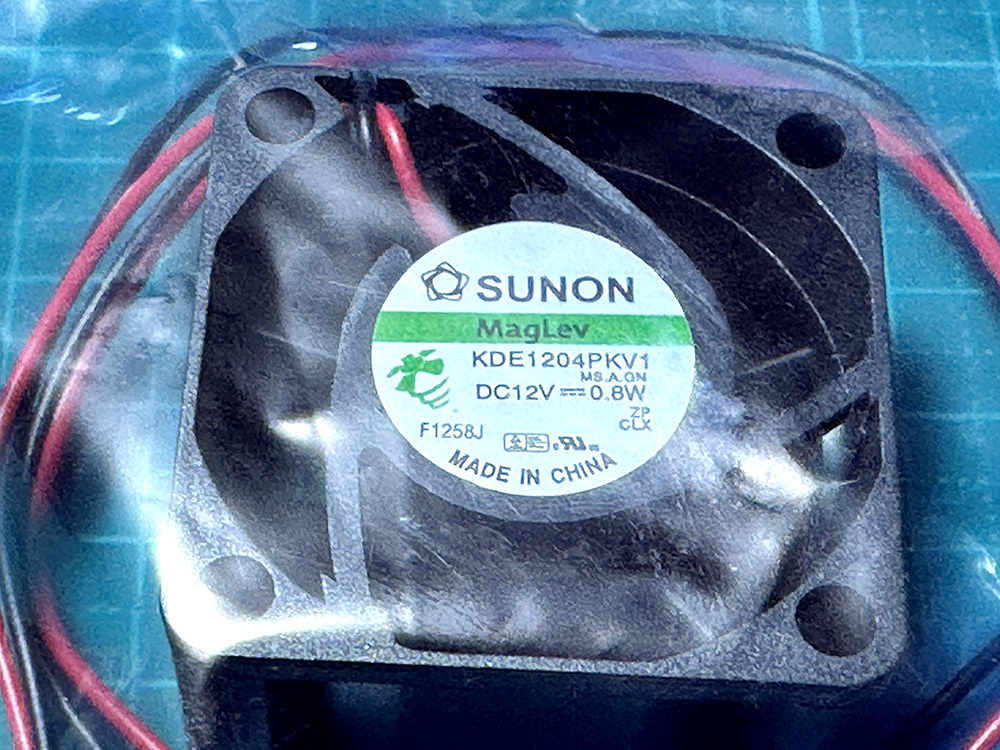 電子部品 SUNON KDE1204PKV1 2線式 冷却ファン ルータ スイッチ 自作用★未使用新品_画像1