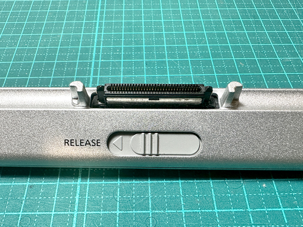 Panasonic 保守部品 CF-XZ6 キーボードベースのヒンジ機構 Panasonic 保守部品 CF-XZ6 キーボードベースのヒンジ機構