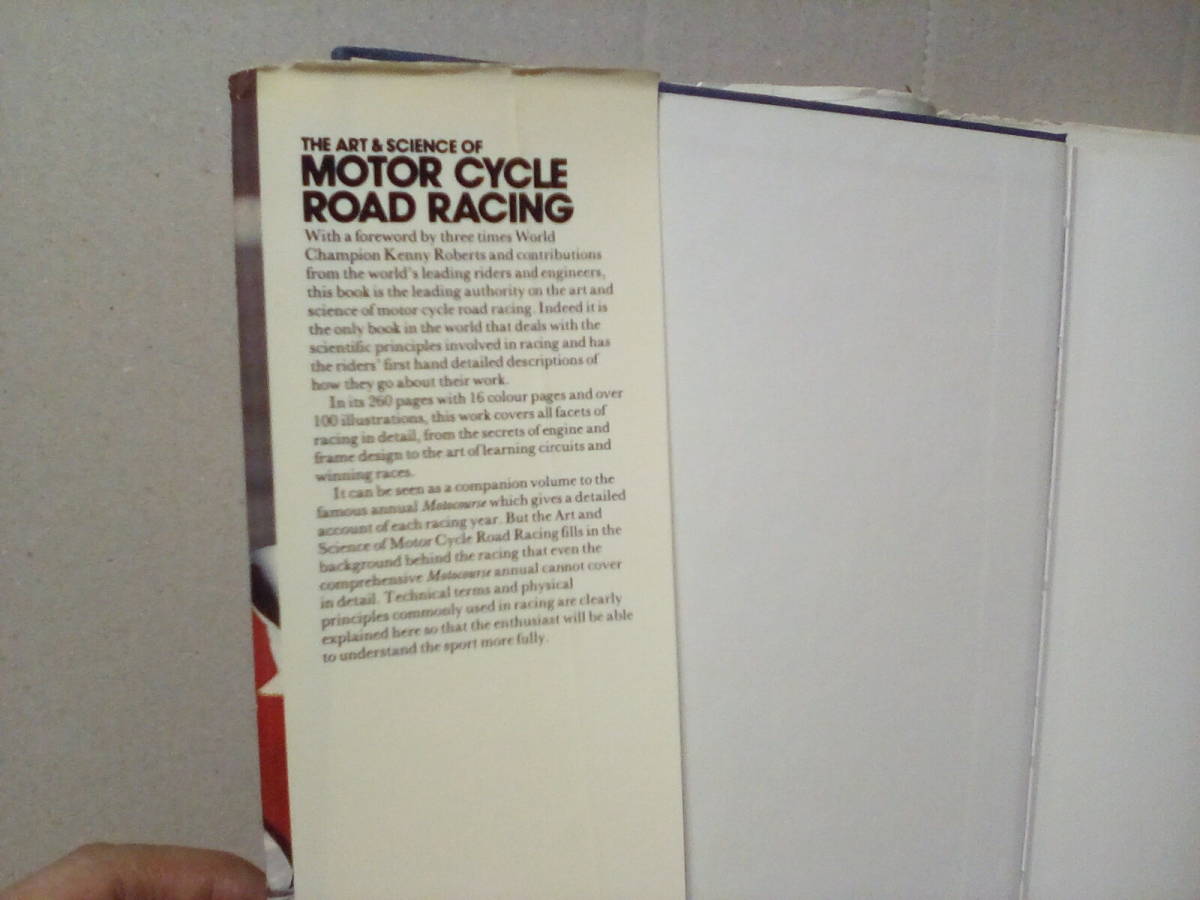 洋書 The Art and Science of Motorcycle Road Racing:ロードレースの美術と科学(1985年発行NEW EDITION) 写真、イラスト多数　全268ページ_画像3