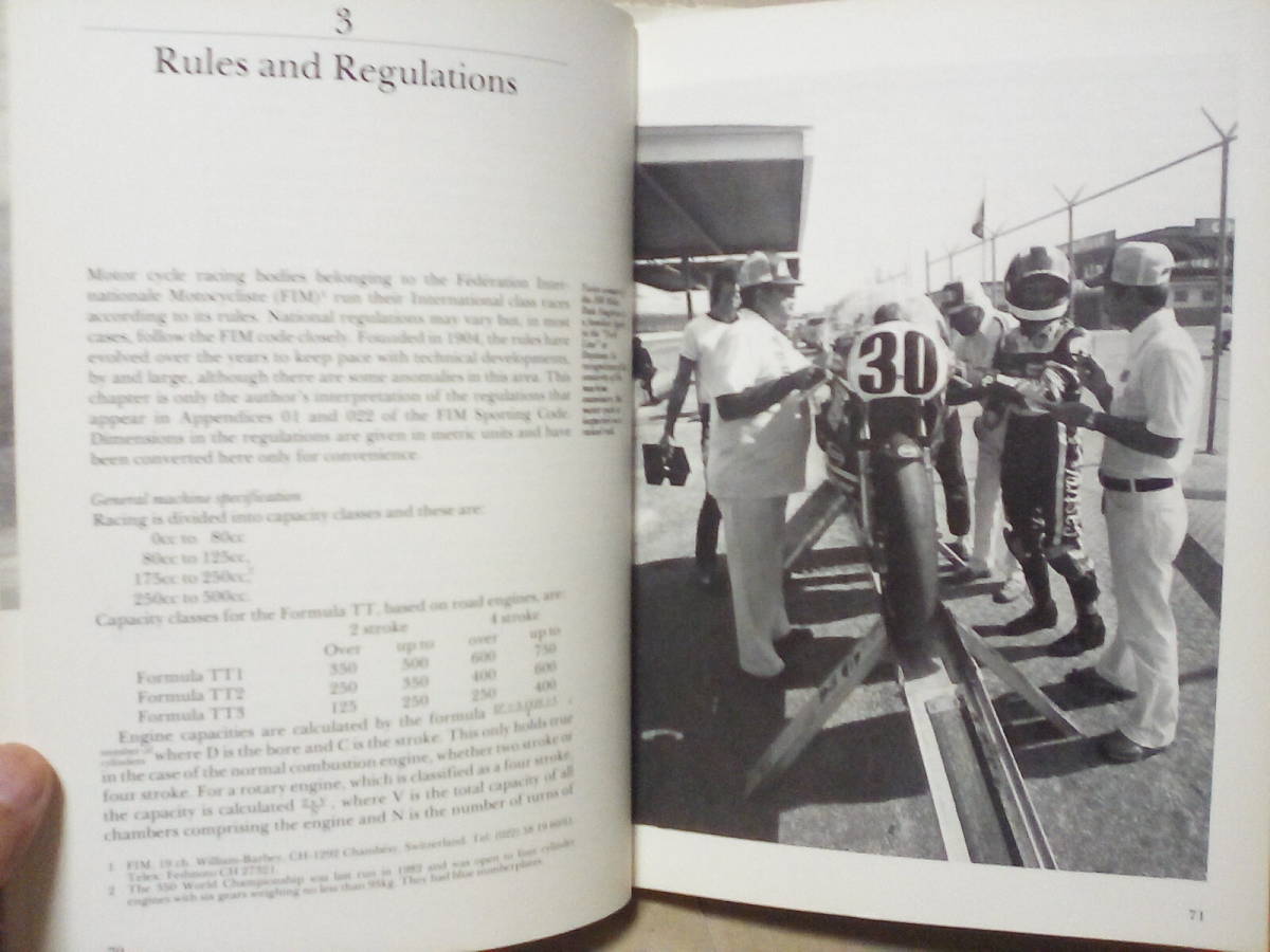 洋書 The Art and Science of Motorcycle Road Racing:ロードレースの美術と科学(1985年発行NEW EDITION) 写真、イラスト多数　全268ページ_画像7