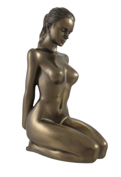 座る裸体の女性かわいいキレイな女性ヌード置物裸像裸婦セクシーオブジェ彫刻ブロンズ調モダンインテリアひざまずくエロチックアート彫像女_画像2