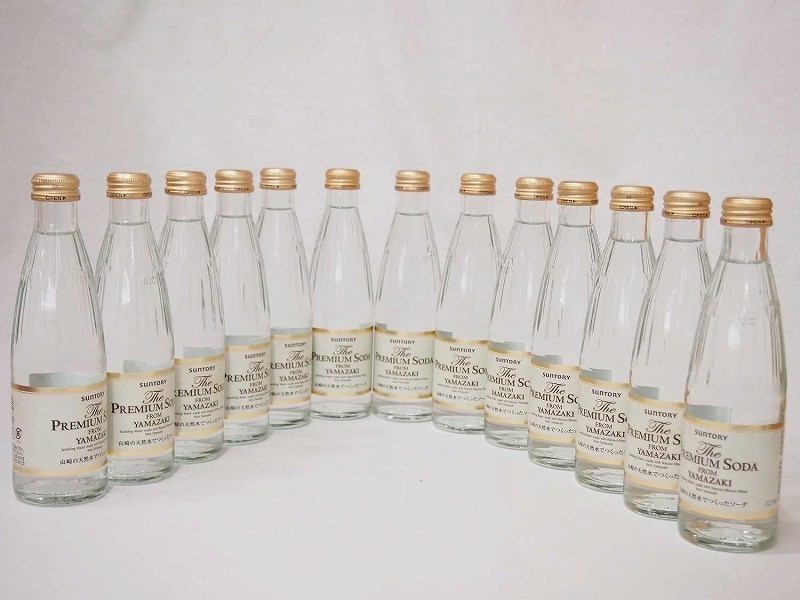 プレミアムソーダ 山崎の天然水でつくったソーダ サントリー 瓶240ml×13_画像1