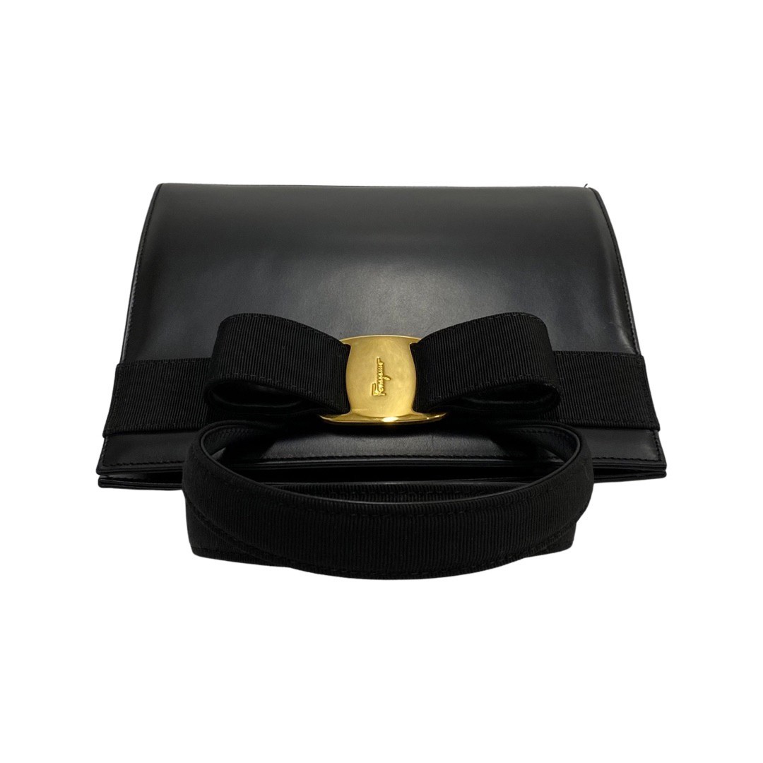 極 美品 Salvatore Ferragamo フェラガモ ヴァラリボン 金具 カーフ